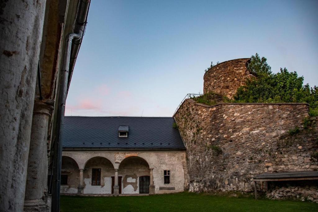 zámek Kolštejn - hotel Chateau Goldenstein Branná Kültér fotó